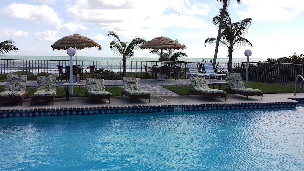 Surf Studio Beach Resort Какао-Бич Экстерьер фото