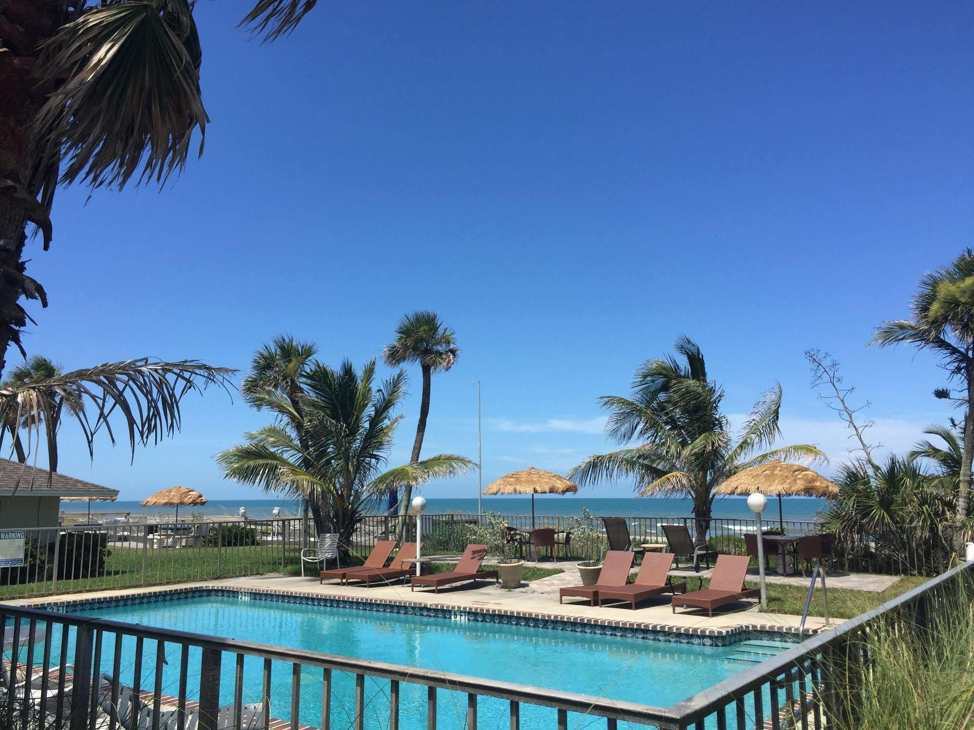 Surf Studio Beach Resort Какао-Бич Экстерьер фото