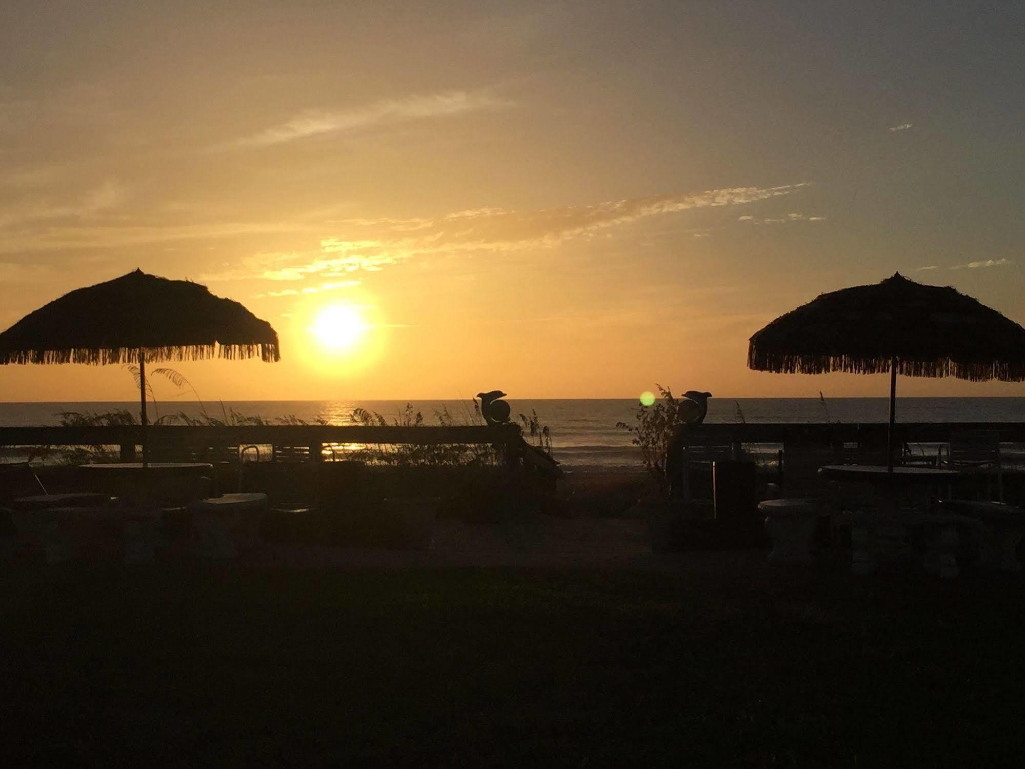 Surf Studio Beach Resort Какао-Бич Экстерьер фото